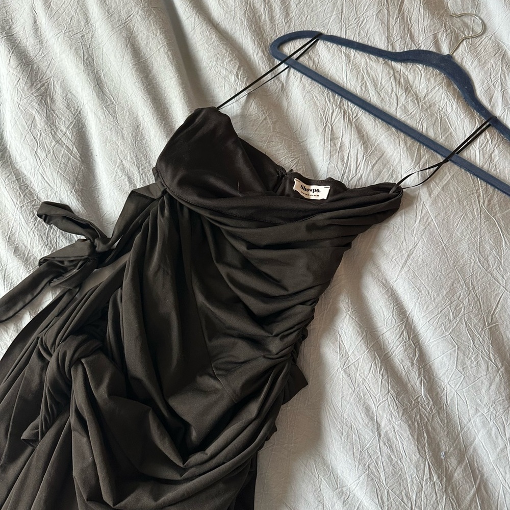 Showpo Black One-Shoulder Maxi Dress - Picture 7 of 9